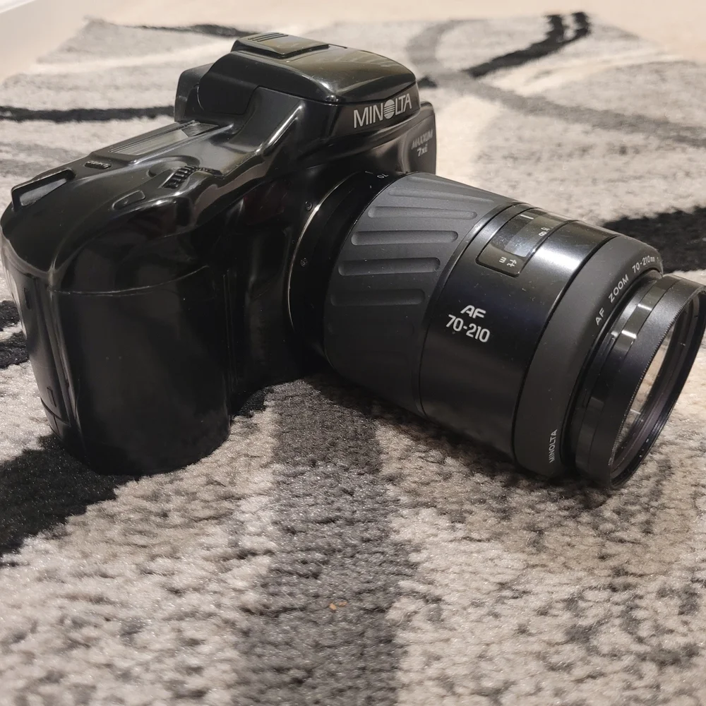 Minolta Maxxum 7xi Camera With minolta 3KY 1-AF 70-210 Beer Can Lens